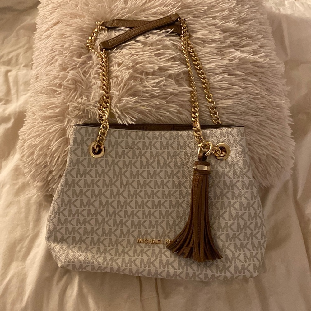 Brand NEW - NEVER worn - MK midi bag